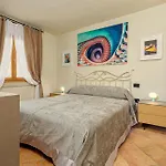 Ilia's House 아파트