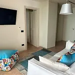 Ilia's House 아파트 *